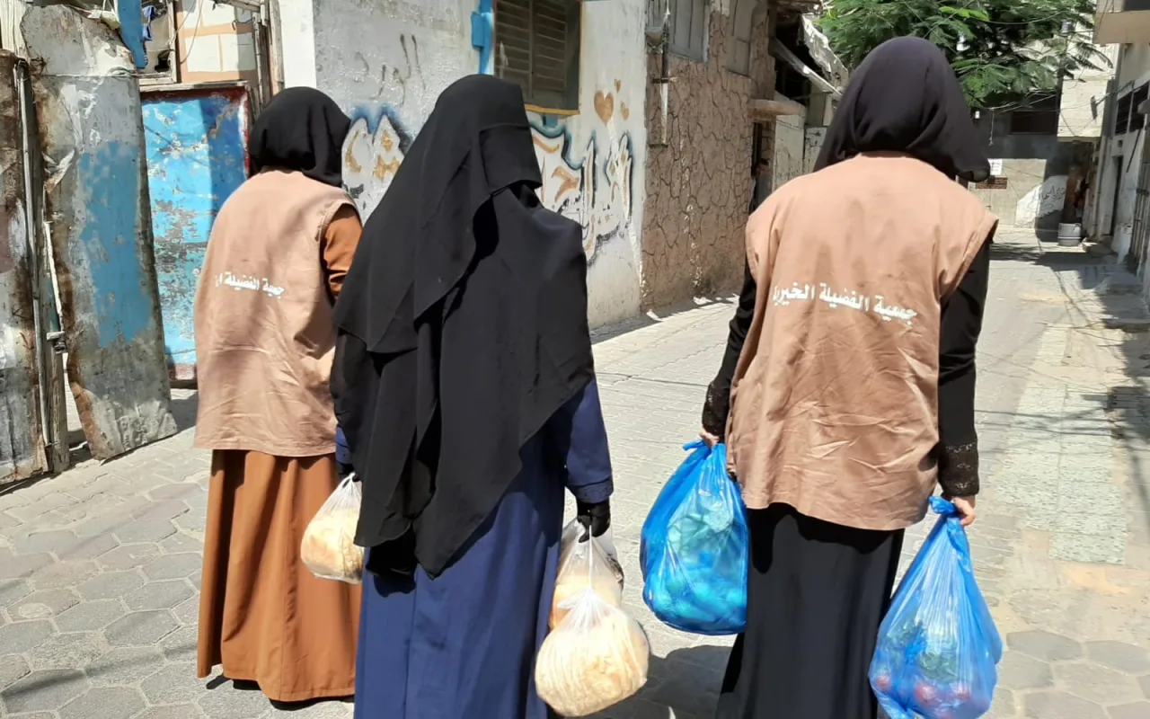 الحملة الإغاثية الإنسانية “وجبتك في بيتك”